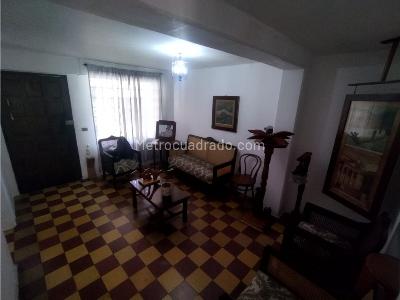 Casa de 4 alcobas en venta en Buenos Aires, Medellín, 243 m² · foto 4 de 20