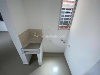 Apartamento de 2 alcobas en venta en La Milagrosa, Medellín, 60 m² · foto 6 de 10