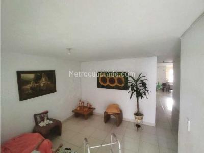 Casa de 3 alcobas en venta en Envigado, Medellín, 115 m² · foto 2 de 18