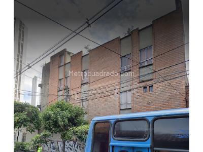 Casa de 5 alcobas en venta en Centro, Medellín, 900 m² · foto 2 de 3