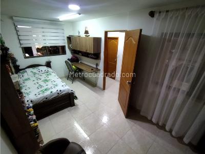Casa de 5 alcobas en venta en Boston, Medellín, 165 m² · foto 15 de 20