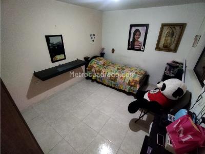 Casa de 5 alcobas en venta en Boston, Medellín, 165 m² · foto 17 de 20