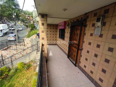 Casa de 5 alcobas en venta en Boston, Medellín, 165 m² · foto 3 de 20