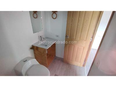 Casa de 5 alcobas en venta en La Doctora, Sabaneta, 210 m² · foto 13 de 20