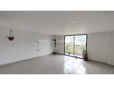 Casa de 5 alcobas en venta en La Doctora, Sabaneta, 210 m² · foto 4 de 20