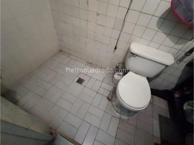 Casa de 5 alcobas en venta en Manrique, Medellín, 227 m² · foto 6 de 9