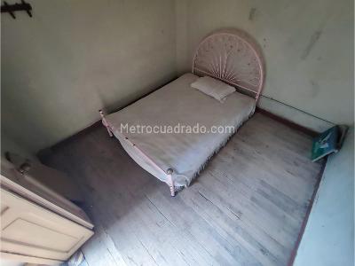 Casa de 5 alcobas en venta en Manrique, Medellín, 227 m² · foto 8 de 9