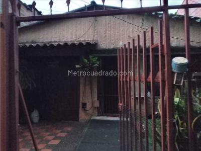 Casa de 5 alcobas en venta en Belen Fatima, Medellín, 258 m² · foto 2 de 7