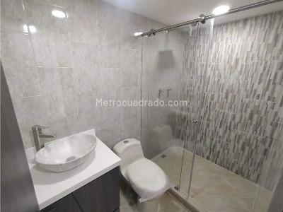 Apartamento de 3 alcobas en venta en Amazonia, Bello, 76 m² · foto 10 de 12