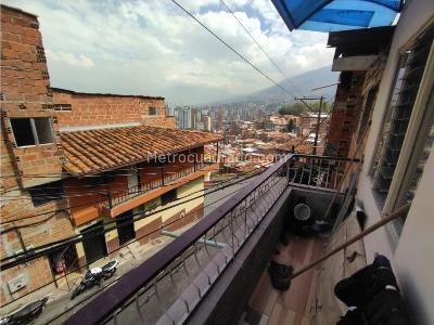 Casa de 4 alcobas en venta en Las Palmas, Medellín, 108 m² · foto 2 de 12