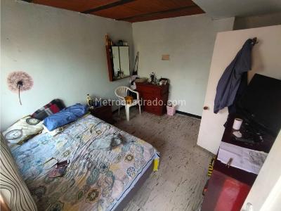 Casa de 4 alcobas en venta en Las Palmas, Medellín, 108 m² · foto 5 de 12