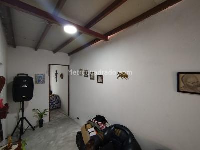 Casa de 4 alcobas en venta en Buenos Aires, Medellín, 117 m² · foto 15 de 20