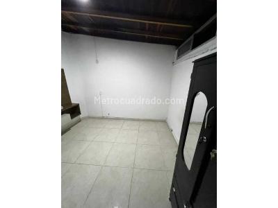 Casa de 5 alcobas en venta en Villa Hermosa, Medellín, 380 m² · foto 3 de 5
