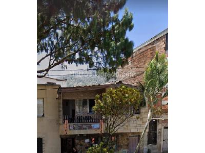 Casa de 5 alcobas en venta en Prado Centro, Medellín, 143 m² · foto 2 de 14