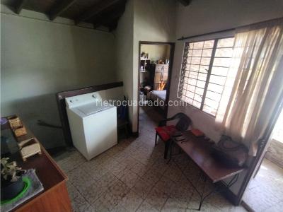 Casa de 5 alcobas en venta en Prado Centro, Medellín, 143 m² · foto 8 de 14