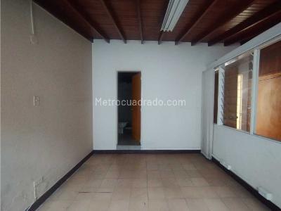 Casa de 5 alcobas en venta en Belen Rosales, Medellín, 295 m² · foto 11 de 12