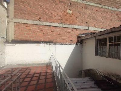 Casa de 5 alcobas en venta en Belen Rosales, Medellín, 295 m² · foto 12 de 12