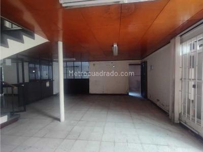 Casa de 5 alcobas en venta en Belen Rosales, Medellín, 295 m² · foto 2 de 12