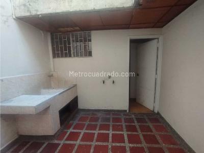 Casa de 5 alcobas en venta en Belen Rosales, Medellín, 295 m² · foto 5 de 12