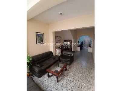 Casa de 5 alcobas en venta en Boston, Medellín, 350 m² · foto 11 de 20