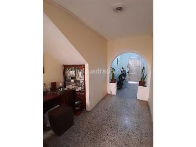 Casa de 5 alcobas en venta en Boston, Medellín, 350 m² · foto 12 de 20