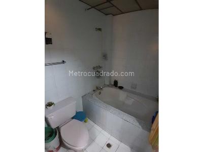 Casa de 5 alcobas en venta en Boston, Medellín, 350 m² · foto 16 de 20