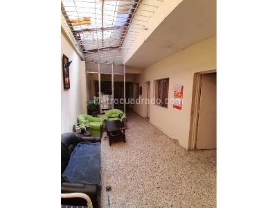 Casa de 5 alcobas en venta en Boston, Medellín, 350 m² · foto 2 de 20