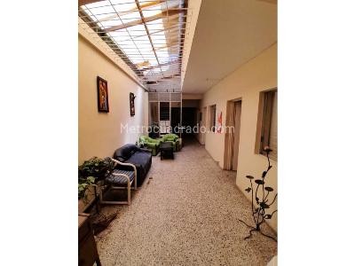 Casa de 5 alcobas en venta en Boston, Medellín, 350 m² · foto 5 de 20