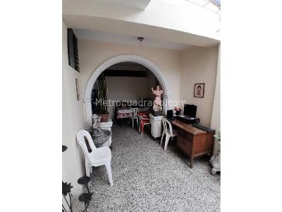 Casa de 5 alcobas en venta en Boston, Medellín, 350 m² · foto 9 de 20