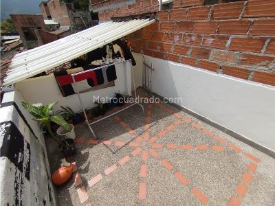 Casa de 4 alcobas en venta en Buenos Aires, Medellín, 78 m² · foto 19 de 20