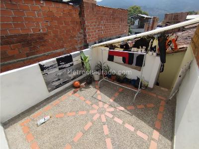 Casa de 4 alcobas en venta en Buenos Aires, Medellín, 78 m² · foto 20 de 20