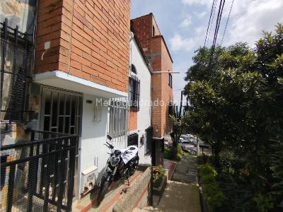 Casa de 4 alcobas en venta en Buenos Aires, Medellín, 78 m² · foto 3 de 20