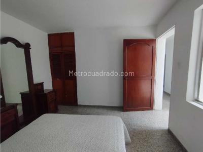 Casa de 5 alcobas en venta en Lorena, Medellín, 300 m² · foto 10 de 19