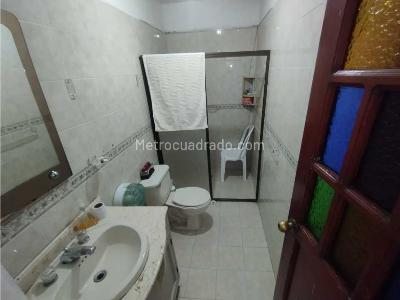 Casa de 5 alcobas en venta en Lorena, Medellín, 300 m² · foto 16 de 19