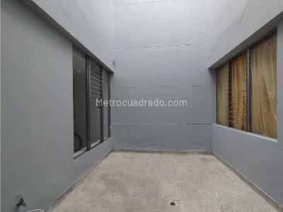Casa de 5 alcobas en venta en Lorena, Medellín, 300 m² · foto 18 de 19