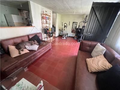 Casa de 2 alcobas en venta en Cataluña, Medellín, 90 m² · foto 3 de 17
