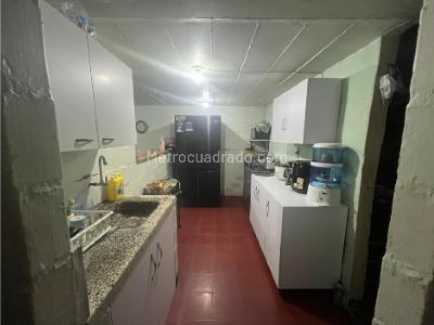 Casa de 2 alcobas en venta en Cataluña, Medellín, 90 m² · foto 4 de 17