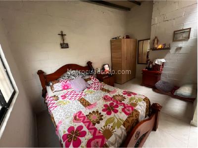 Casa de 2 alcobas en venta en Cataluña, Medellín, 90 m² · foto 9 de 17
