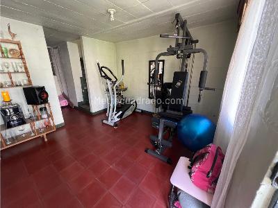 Casa de 2 alcobas en venta en Cataluña, Medellín, 90 m² · foto 2 de 17