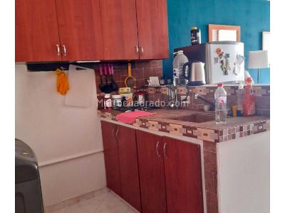 Apartamento de 2 alcobas en venta en Bombona 1, Medellín, 45 m² · foto 2 de 12