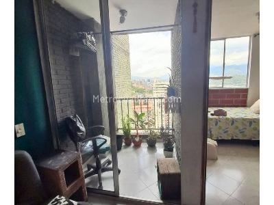 Apartamento de 2 alcobas en venta en Bombona 1, Medellín, 45 m² · foto 5 de 12