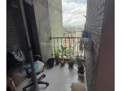 Apartamento de 2 alcobas en venta en Bombona 1, Medellín, 45 m² · foto 7 de 12