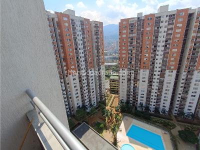 Apartamento en venta en Bello, Medellín · foto 2 de 18