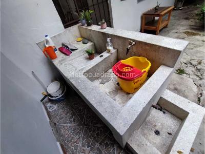 Casa de 5 alcobas en venta en Santa Teresita, Medellín, 253 m² · foto 10 de 20