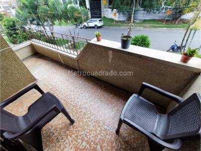 Casa de 5 alcobas en venta en Santa Teresita, Medellín, 253 m² · foto 15 de 20