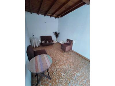 Casa de 5 alcobas en venta en Santa Teresita, Medellín, 253 m² · foto 18 de 20