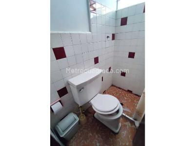 Casa de 5 alcobas en venta en Santa Teresita, Medellín, 253 m² · foto 8 de 20
