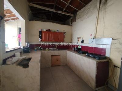 Casa de 4 alcobas en venta en Campo Valdes, Medellín, 320 m² · foto 10 de 17