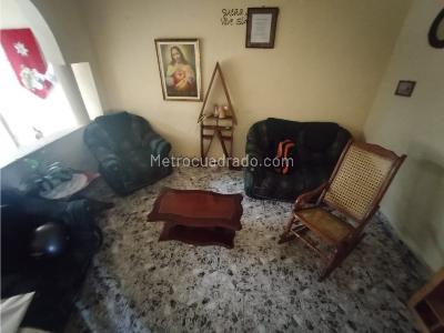 Casa de 4 alcobas en venta en Campo Valdes, Medellín, 320 m² · foto 5 de 17