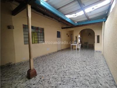 Casa de 4 alcobas en venta en Campo Valdes, Medellín, 320 m² · foto 6 de 17